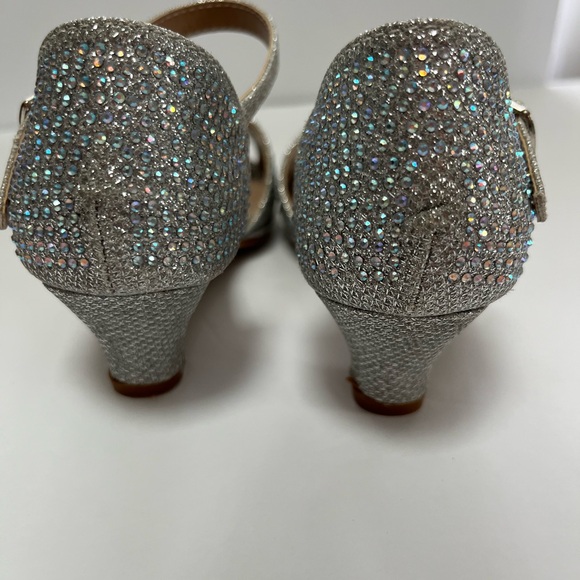 Fantastic 92-K Girl’s Rhinestone Cutout Buckle Ankle Strap Chunk Heels size 12 - Picture 8 of 11